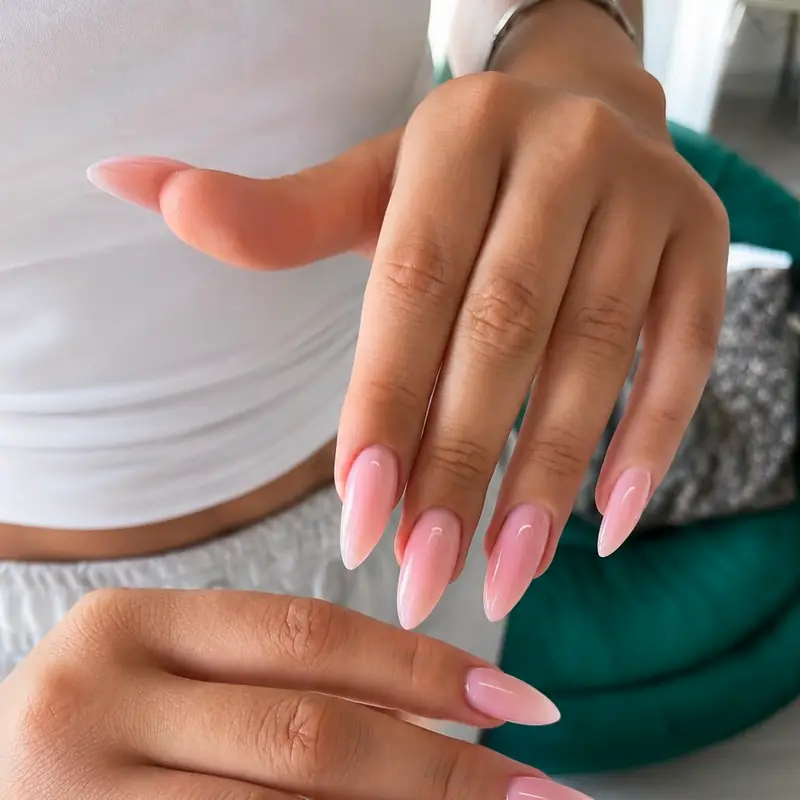 Protez tırnak - pembe ombré badem tasarım